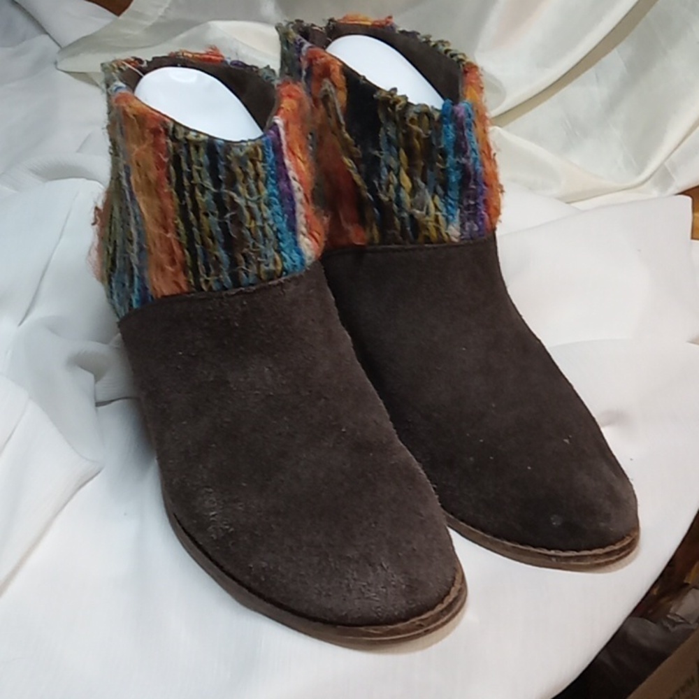 Tom's ankle boots back tastle zipper